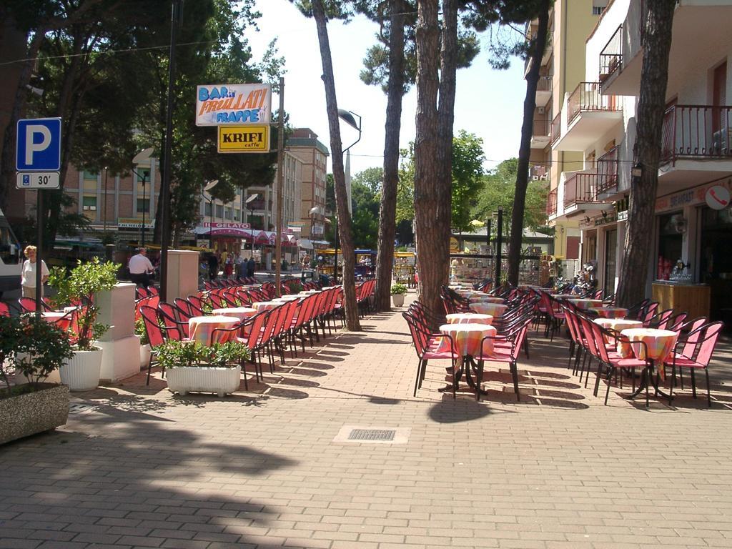 Residenza Holiday Лидо-дельи-Эстенси Экстерьер фото